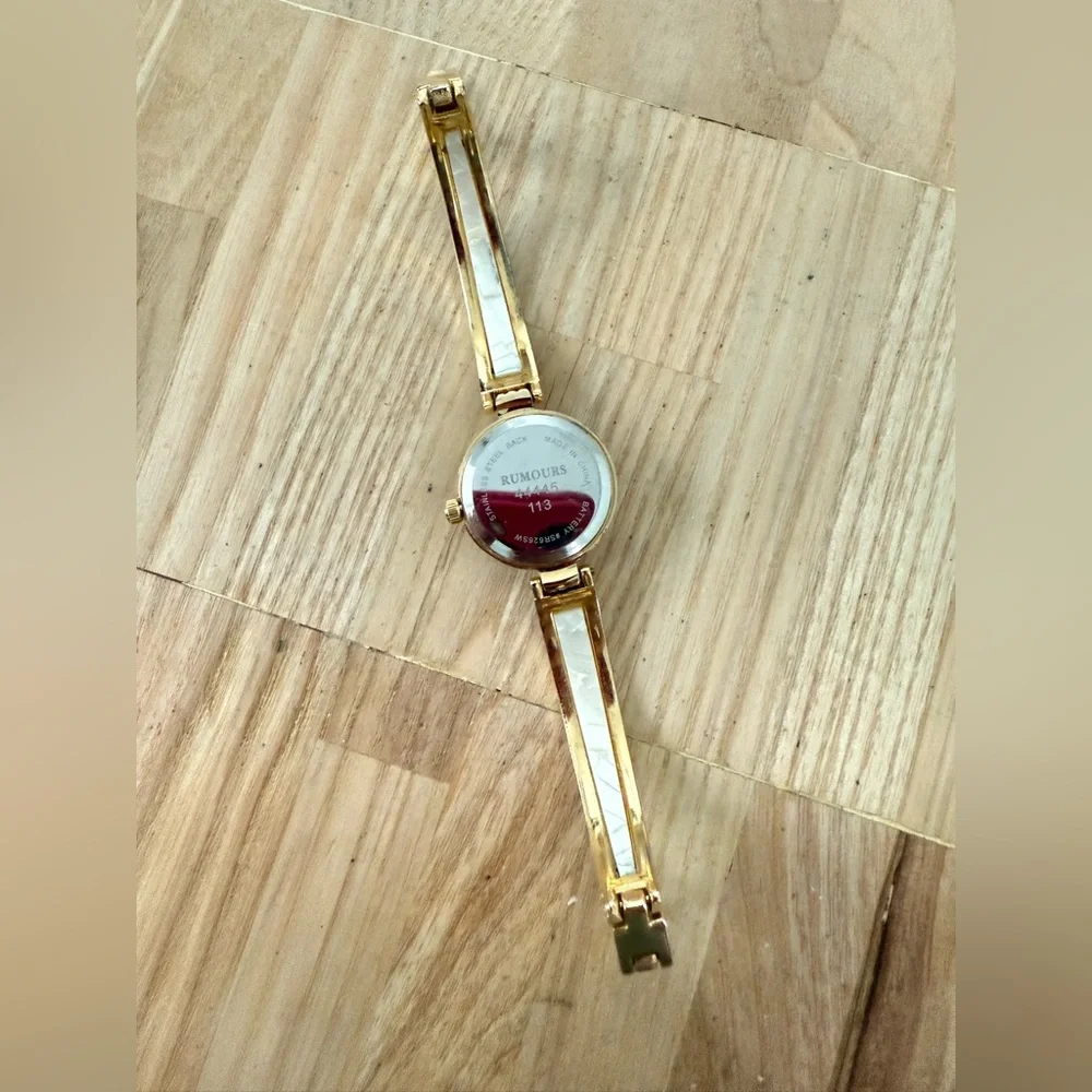 Rumours ladies gold tone watch NEW BATTERY